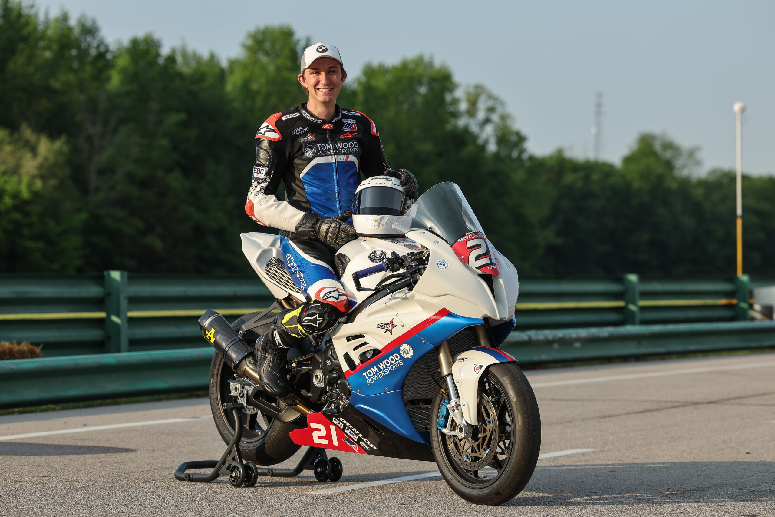Racing A BMW S1000rr From A 600 | My Lessons Pro Road Racing | Tom Wood Powersports - Nolan 